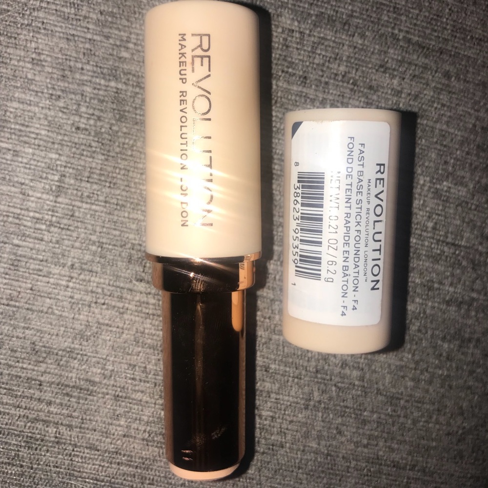 Makeup Revolution Fast Base Stick Foundation